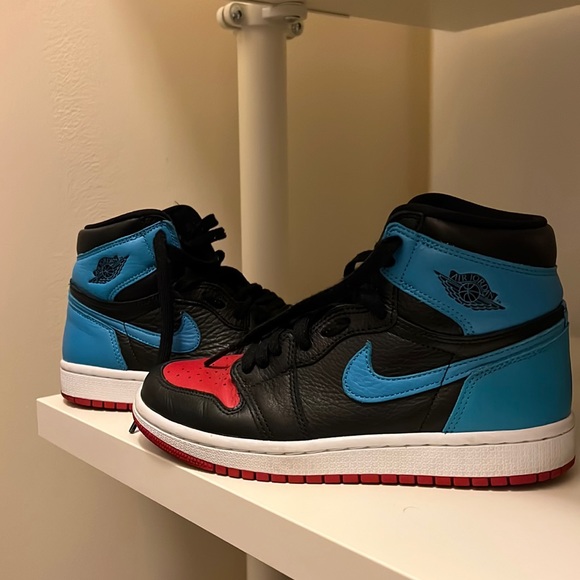Jordan 1 Retro High - Picture 1 of 5